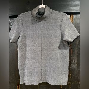 Women’s sweater size M EUC